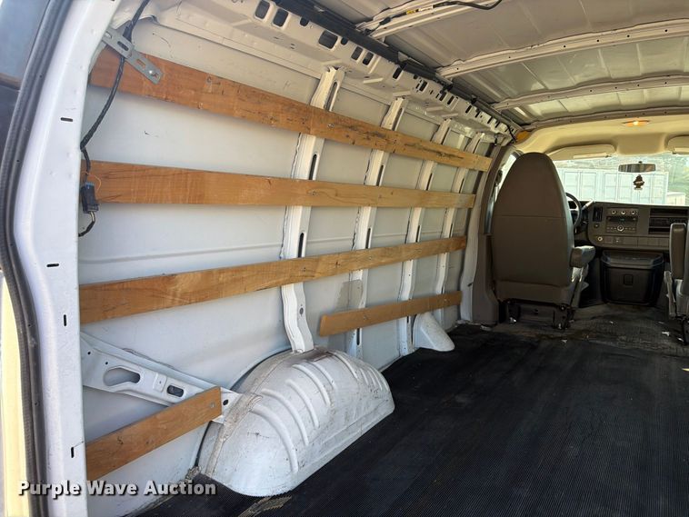 image for item FU4632 2014 GMC Savana Utility Van