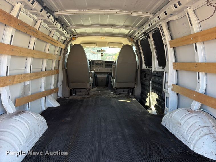 image for item FU4632 2014 GMC Savana Utility Van