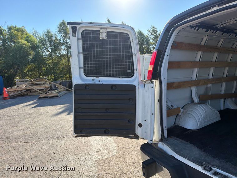 image for item FU4632 2014 GMC Savana Utility Van