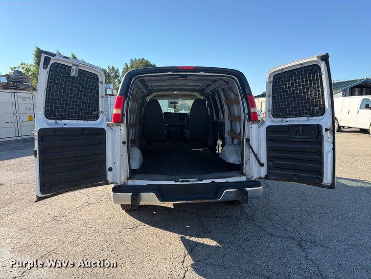 image for item FU4632 2014 GMC Savana Utility Van