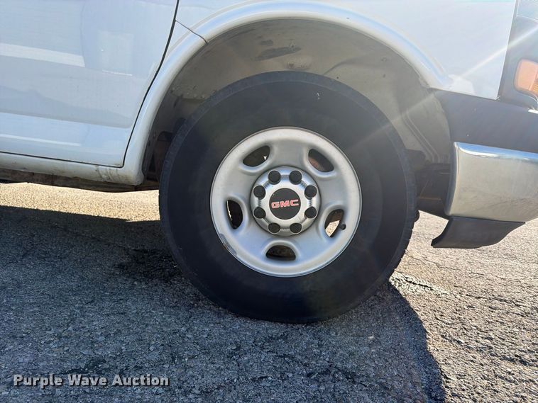 image for item FU4632 2014 GMC Savana Utility Van