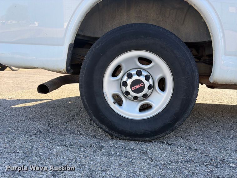 image for item FU4632 2014 GMC Savana Utility Van