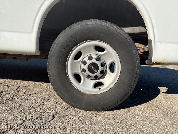 image for item FU4632 2014 GMC Savana Utility Van