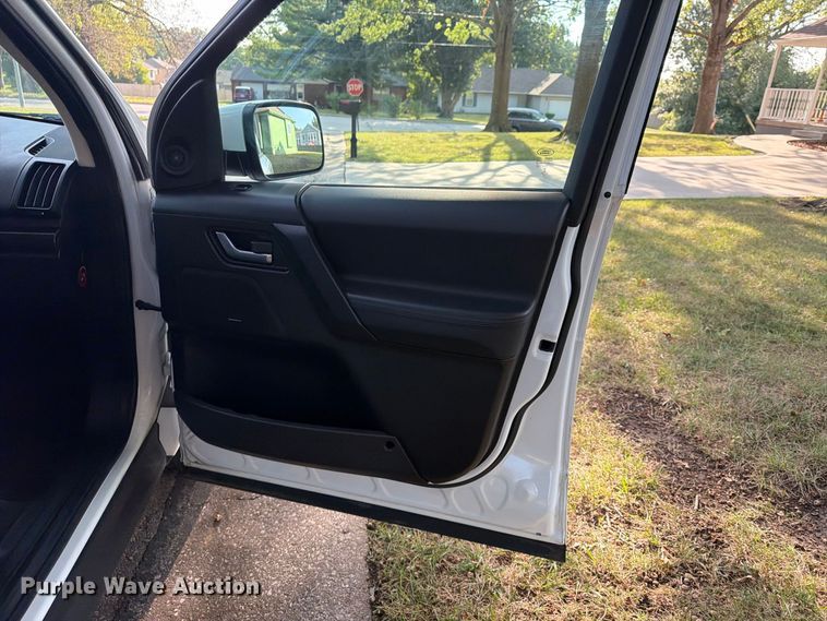 image for item FU4639 2014 Land Rover LR2 SUV