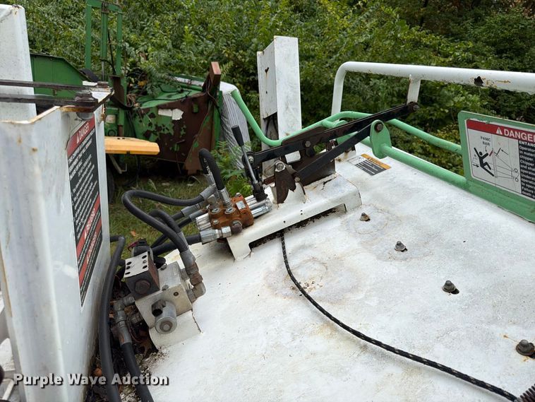 image for item FU4641 2008 Altec DC-1217 CFD wood chipper