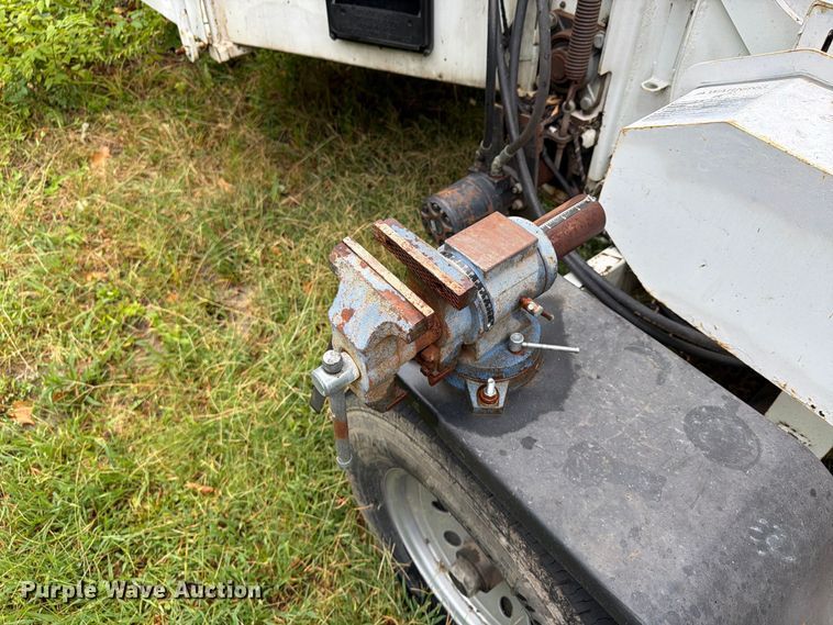 image for item FU4641 2008 Altec DC-1217 CFD wood chipper