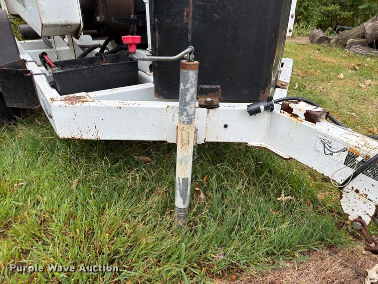 image for item FU4641 2008 Altec DC-1217 CFD wood chipper