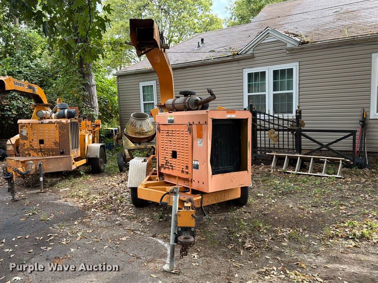 image for item FU4642 2006 Wood/Chuck Chipper Corp. 1 200G wood chipper