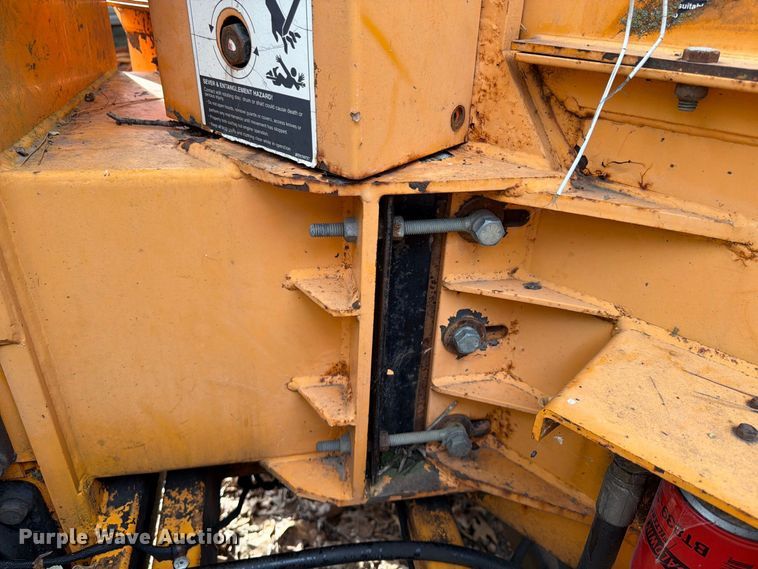 image for item FU4642 2006 Wood/Chuck Chipper Corp. 1 200G wood chipper
