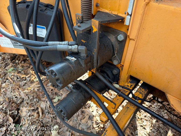 image for item FU4642 2006 Wood/Chuck Chipper Corp. 1 200G wood chipper