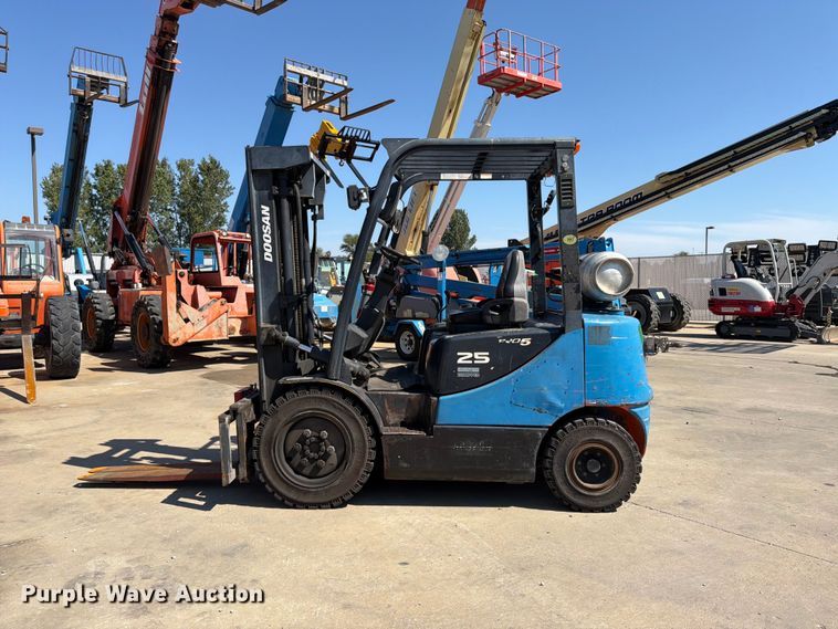 image for item FU4671 2012 Doosan G25P-5 forklift