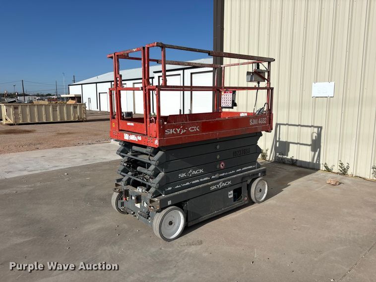 image for item JM9435 2018 Skyjack SJ4632 scissor lift