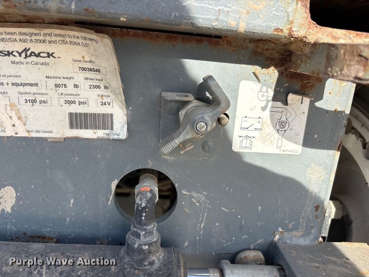 image for item JM9435 2018 Skyjack SJ4632 scissor lift