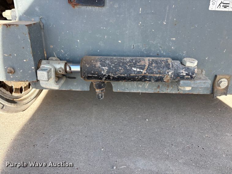 image for item JM9435 2018 Skyjack SJ4632 scissor lift