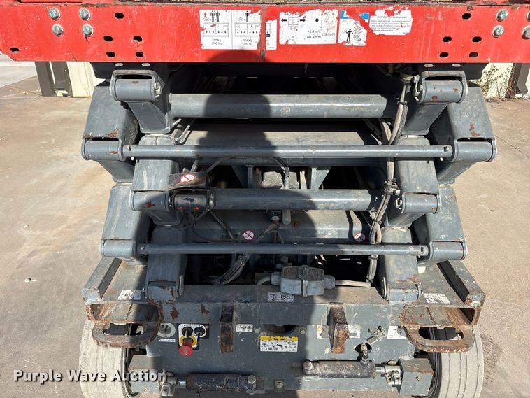 image for item JM9435 2018 Skyjack SJ4632 scissor lift