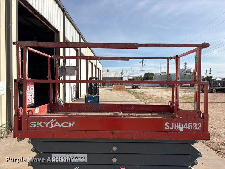 image for item JM9435 2018 Skyjack SJ4632 scissor lift