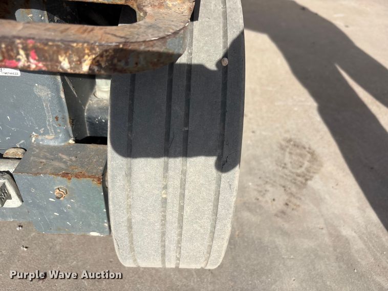 image for item JM9435 2018 Skyjack SJ4632 scissor lift