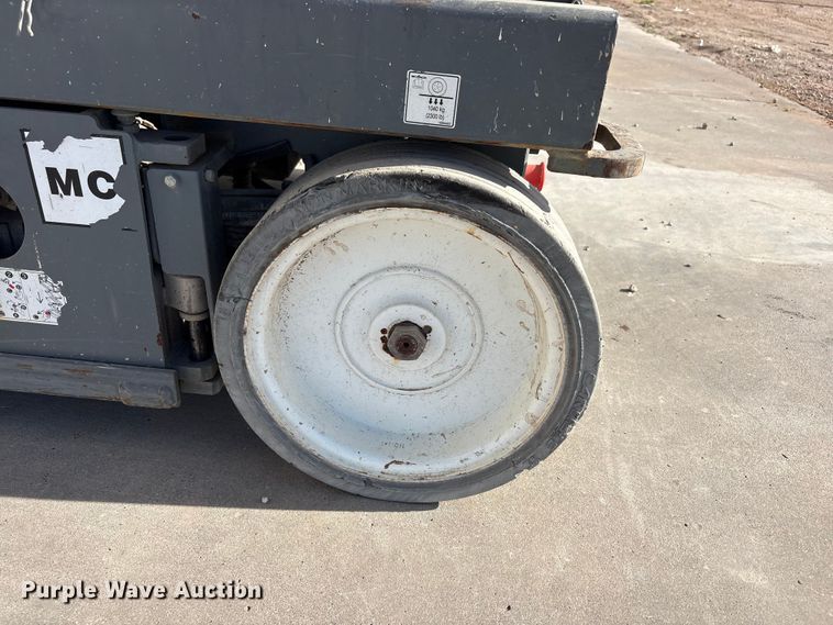 image for item JM9435 2018 Skyjack SJ4632 scissor lift