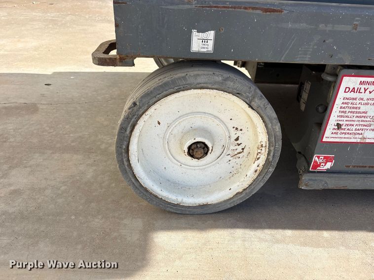 image for item JM9435 2018 Skyjack SJ4632 scissor lift
