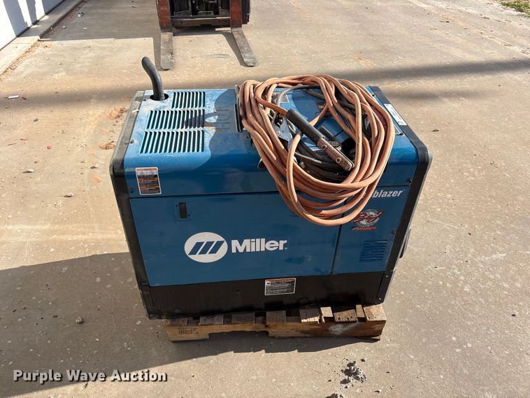 image for item JM9437 Miller Trailblazer 330 EFI welder