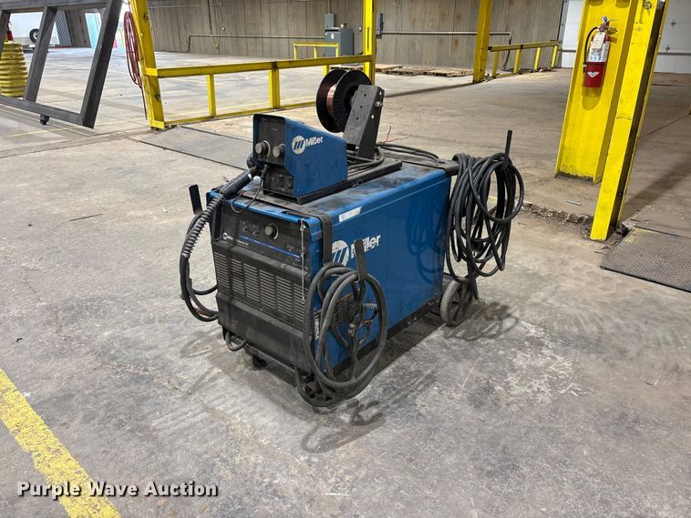 image for item JM9441 Miller Deltaweld 452 welder