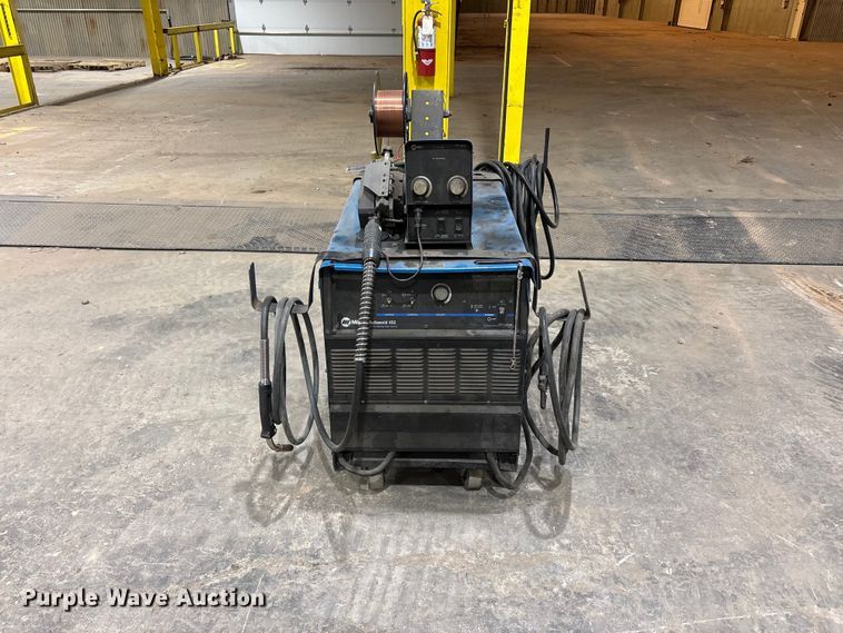 image for item JM9441 Miller Deltaweld 452 welder