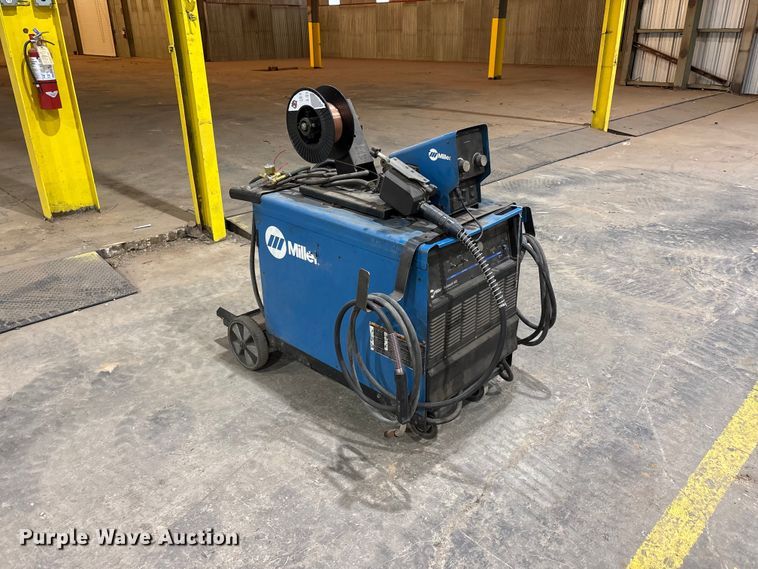 image for item JM9441 Miller Deltaweld 452 welder