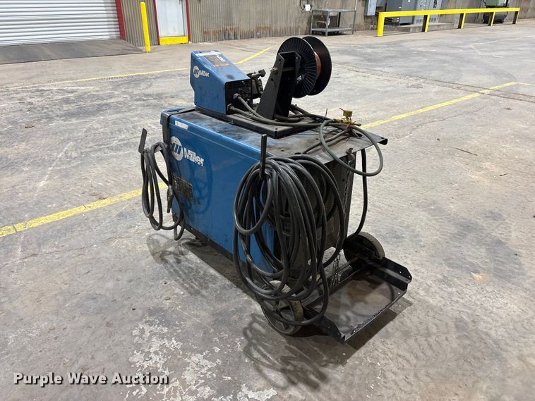 image for item JM9441 Miller Deltaweld 452 welder