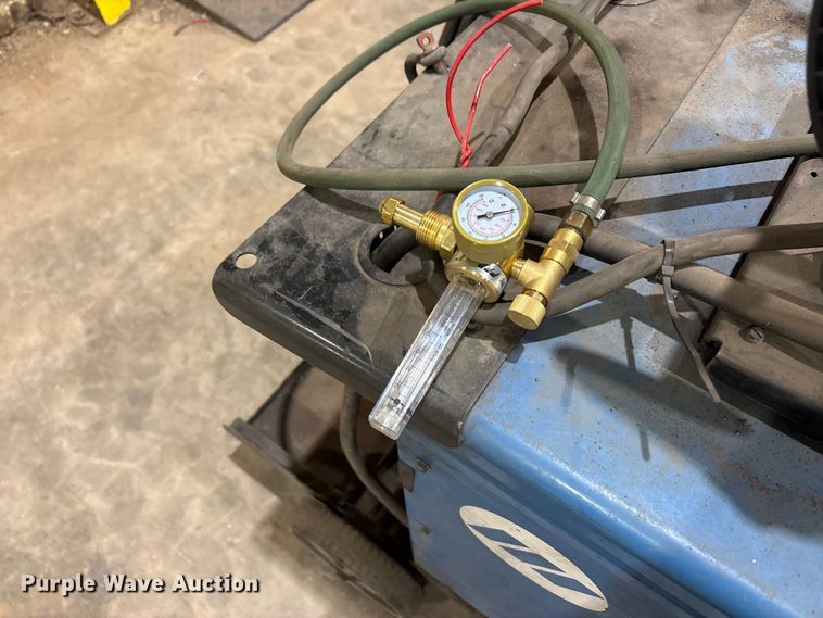image for item JM9441 Miller Deltaweld 452 welder