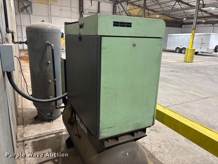 image for item JM9442 Sulair ST1100 air compressor