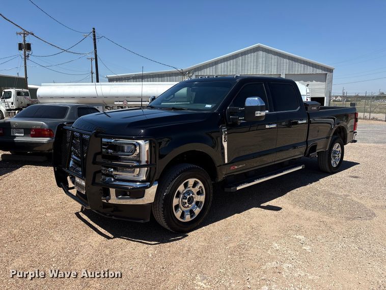 image for item JM9444 2026 Ford F350 Super Duty Crew Cab pickup truck