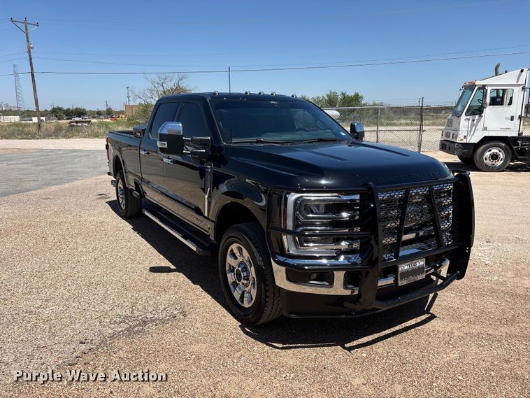 image for item JM9444 2026 Ford F350 Super Duty Crew Cab pickup truck
