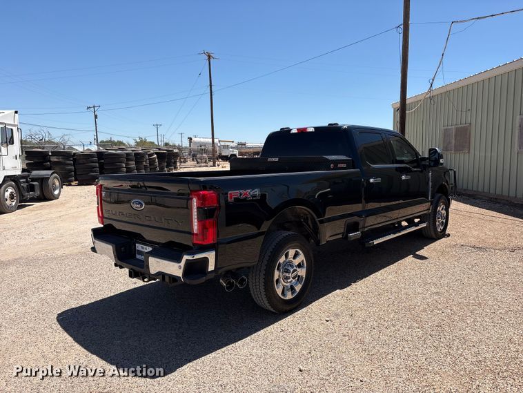 image for item JM9444 2026 Ford F350 Super Duty Crew Cab pickup truck