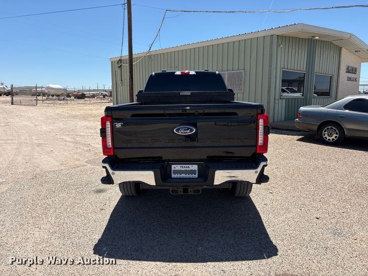 image for item JM9444 2026 Ford F350 Super Duty Crew Cab pickup truck