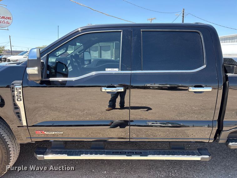 image for item JM9444 2026 Ford F350 Super Duty Crew Cab pickup truck