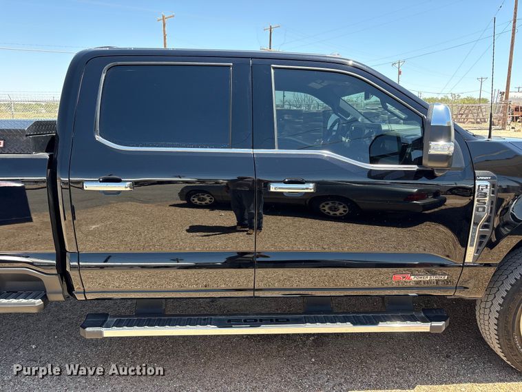 image for item JM9444 2026 Ford F350 Super Duty Crew Cab pickup truck