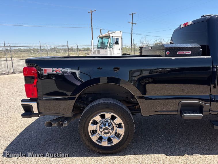image for item JM9444 2026 Ford F350 Super Duty Crew Cab pickup truck