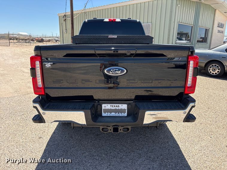 image for item JM9444 2026 Ford F350 Super Duty Crew Cab pickup truck