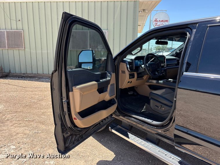 image for item JM9444 2026 Ford F350 Super Duty Crew Cab pickup truck