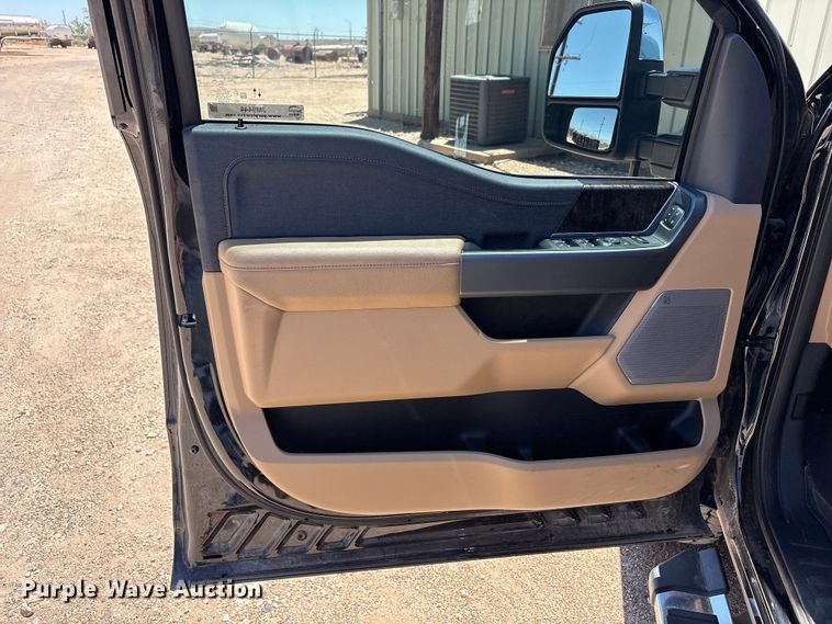 image for item JM9444 2026 Ford F350 Super Duty Crew Cab pickup truck