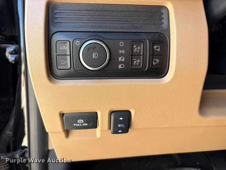 image for item JM9444 2026 Ford F350 Super Duty Crew Cab pickup truck