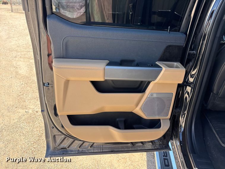 image for item JM9444 2026 Ford F350 Super Duty Crew Cab pickup truck