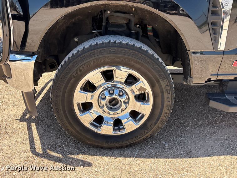 image for item JM9444 2026 Ford F350 Super Duty Crew Cab pickup truck