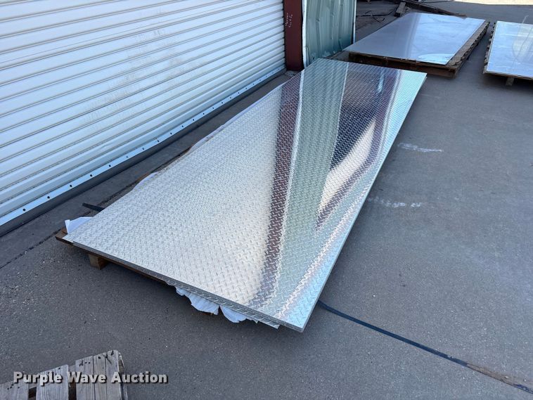 image for item JM9447 (2) plates of aluminum (8) pieces of aluminum diamond plate