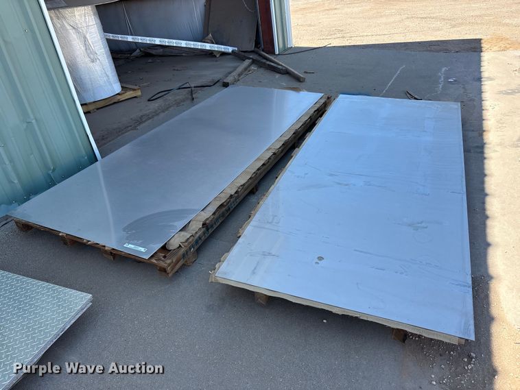 image for item JM9447 (2) plates of aluminum (8) pieces of aluminum diamond plate