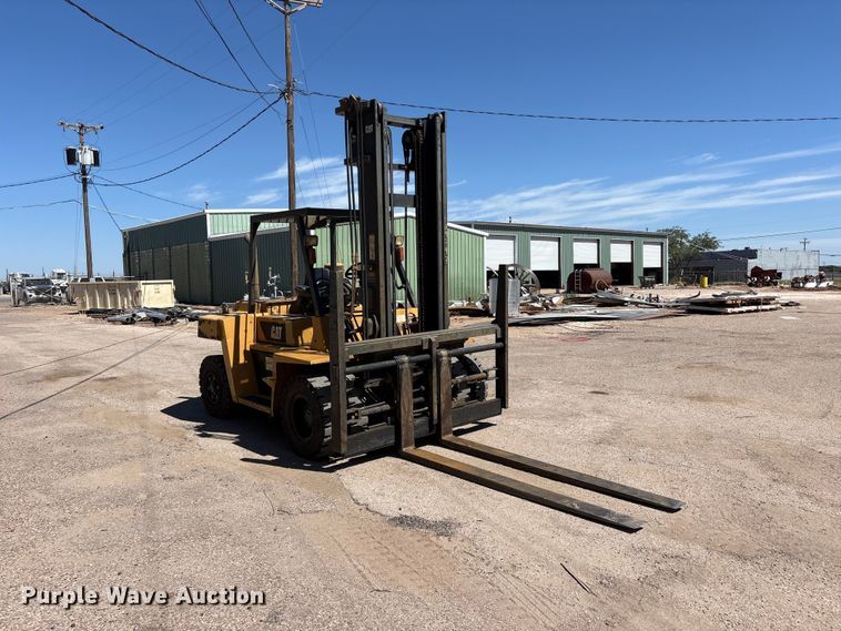 image for item JM9448 Caterpillar DP70E forklift