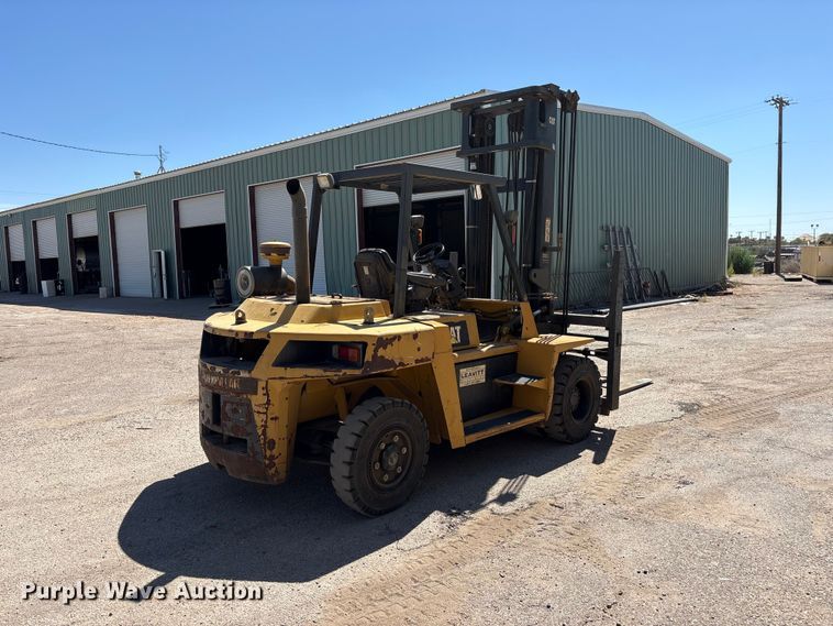image for item JM9448 Caterpillar DP70E forklift
