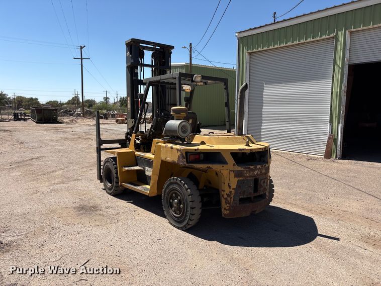 image for item JM9448 Caterpillar DP70E forklift