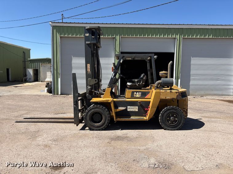 image for item JM9448 Caterpillar DP70E forklift
