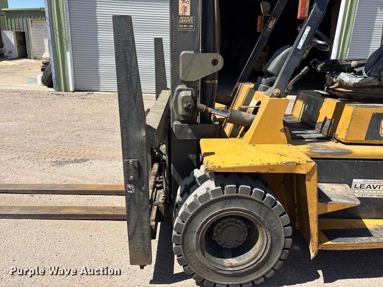 image for item JM9448 Caterpillar DP70E forklift